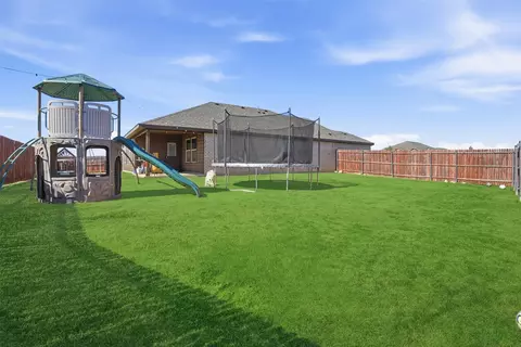 Exterior - 816 Durango Ln, Cleburne, TX 76033 photo 3 of 4