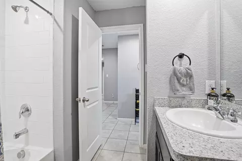 Bath - 816 Durango Ln, Cleburne, TX 76033 photo 1 of 1