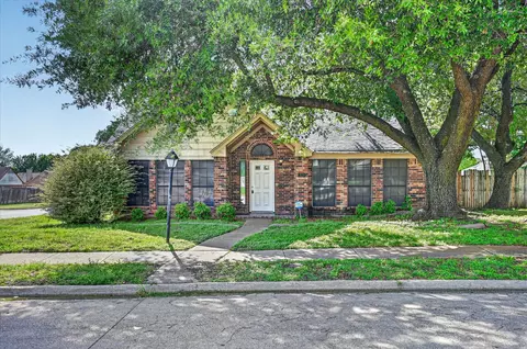 819 Tifton Ct, Lancaster, TX 75146