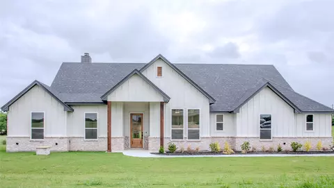 204 Sweetgrass Dr, Poolville, TX 76487