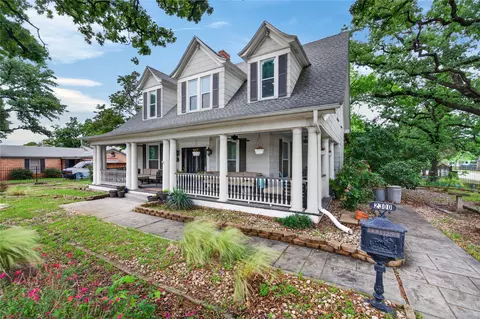2300 N Edgewood Ter, Fort Worth, TX 76103