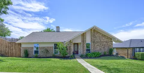 1614 Chesterfield Dr, Carrollton, TX 75007