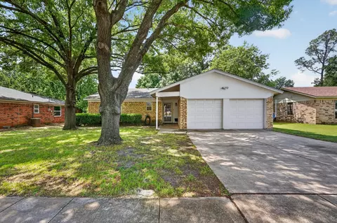 224 Hudson Ave, Crowley, TX 76036