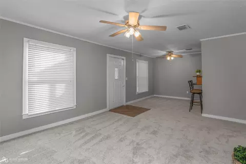 Living - 110 Kirby Pl, Minden, LA 71055 photo 3 of 4