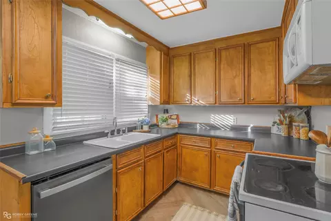 Kitchen - 110 Kirby Pl, Minden, LA 71055 photo 2 of 3