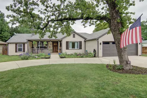720 Merritt St, River Oaks, TX 76114