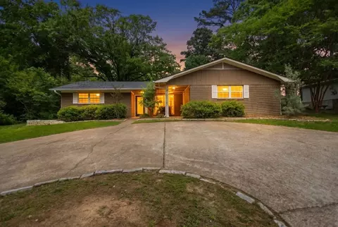 1327 Bridle Path Ln, Hideaway, TX 75771