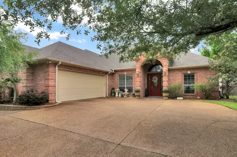 2222 Kennebunk Ln, Tyler, TX 75703