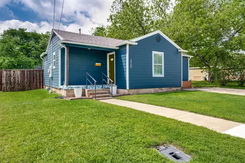 220 W College St, Lewisville, TX 75057