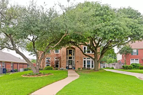 8104 Sun Meadows Ct, Fort Worth, TX 76123