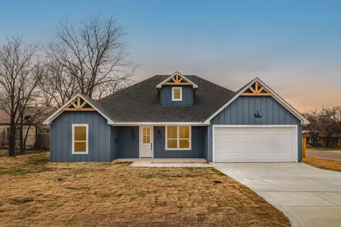 621 Oaklawn Dr, River Oaks, TX 76114