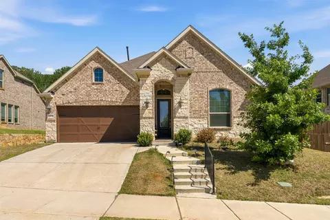 2204 Christopher Ln, Euless, TX 76040