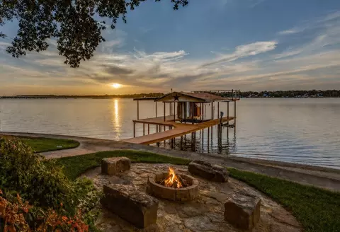 203 N Oak Acres Dr N, Malakoff, TX 75148