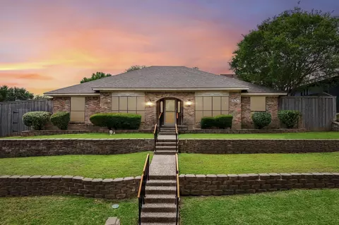 1201 Canadian Cir, Grand Prairie, TX 75050