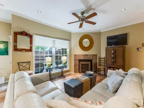 7151 Gaston Ave #401, Dallas, TX 75214