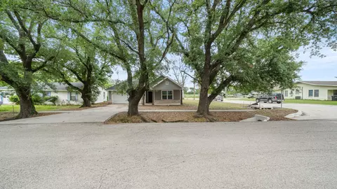 Exterior - 207 E Mccoulskey St, Terrell, TX 75160 photo 9 of 9