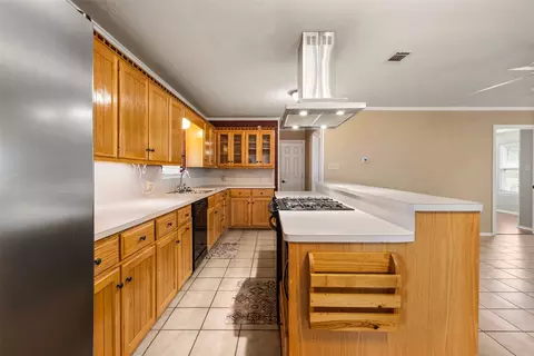 Kitchen - 216 Monument Trl, Lorena, TX 76655 photo 4 of 4
