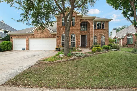 5536 Cranberry Dr, Fort Worth, TX 76137