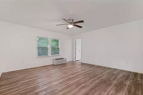 Living - 1010 E College St, Terrell, TX 75160 photo 2 of 4
