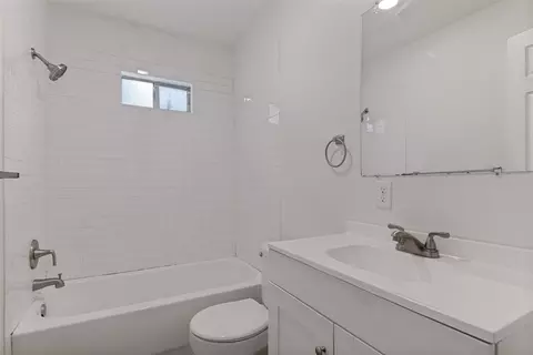 Bath - 1010 E College St, Terrell, TX 75160 photo 2 of 3