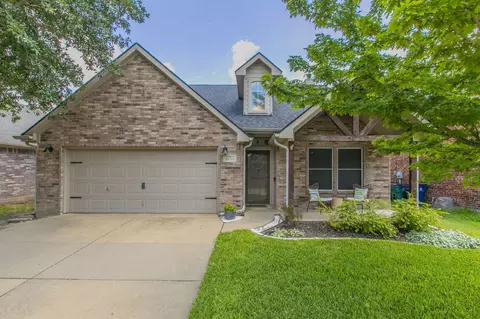 1630 Hillside Dr, Waxahachie, TX 75165
