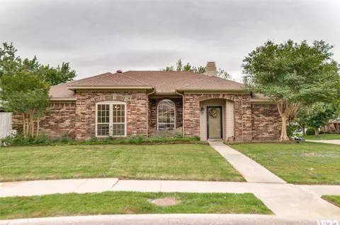 1622 Palisades Dr, Carrollton, TX 75007