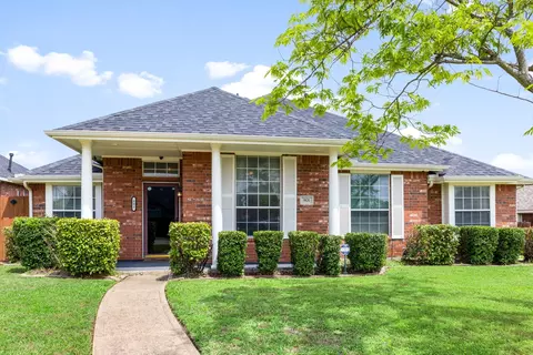 901 Rutherford Dr, Mesquite, TX 75149