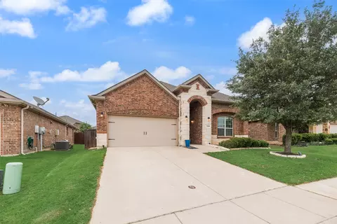 1305 Cheyenne Dr, Aubrey, TX 76227