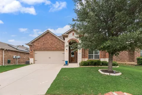 1305 Cheyenne Dr, Aubrey, TX 76227