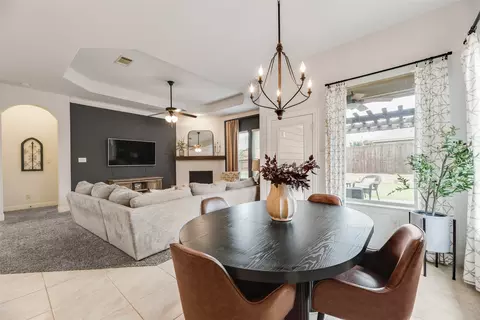 1305 Cheyenne Dr, Aubrey, TX 76227