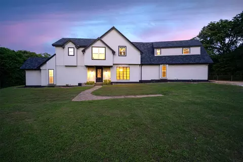 7511 Willow Oak Ln, Arlington, TX 76001