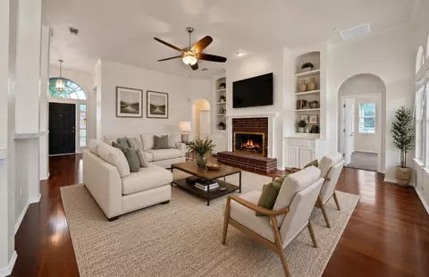 813 Yosemite Trl, Mesquite, TX 75149