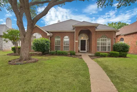 813 Yosemite Trl, Mesquite, TX 75149