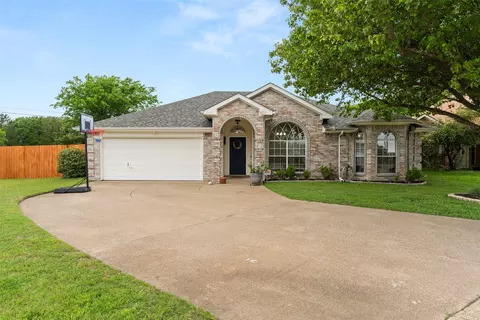 801 Switzer Ln, Cedar Hill, TX 75104