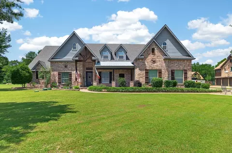 657 Hidden Lakes Blvd, Gunter, TX 75058