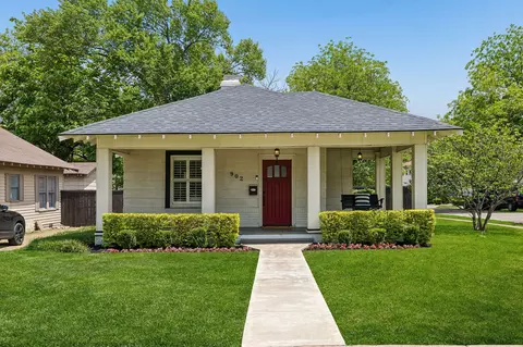 902 N Edgefield Ave, Dallas, TX 75208
