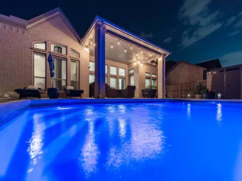 3917 Redbud Dr, Aubrey, TX 76227