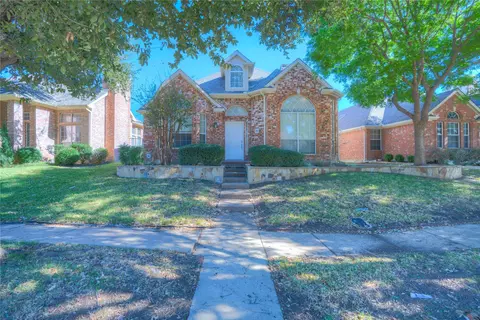 9504 Rodeo Dr, Irving, TX 75063