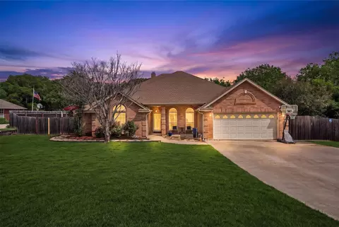 1557 Woodbee Ct, Azle, TX 76020