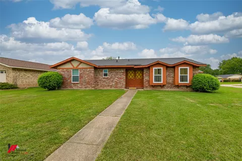 518 Yale Pl, Bossier City, LA 71111