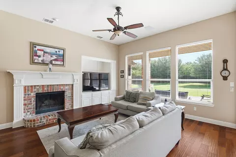 Living - 703 Mockingbird Dr, Murphy, TX 75094 photo 1 of 3
