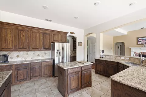Kitchen - 703 Mockingbird Dr, Murphy, TX 75094 photo 3 of 4