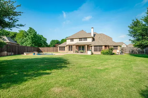 Exterior - 703 Mockingbird Dr, Murphy, TX 75094 photo 8 of 9