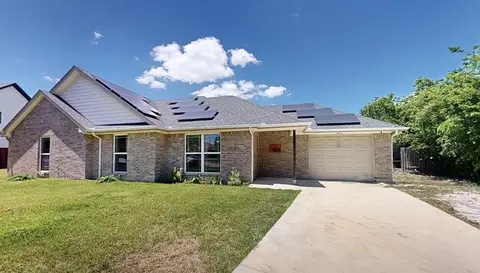 619 Mansfield Rd, Cleburne, TX 76031
