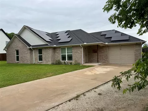619 Mansfield Rd, Cleburne, TX 76031