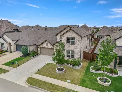 1913 Braided Mane Ave, Aubrey, TX 76227