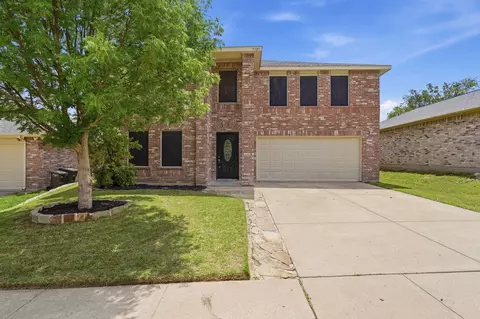 5325 Royal Birkdale Dr, Fort Worth, TX 76135