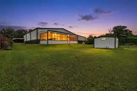 925 Jennings Ln, Azle, TX 76020