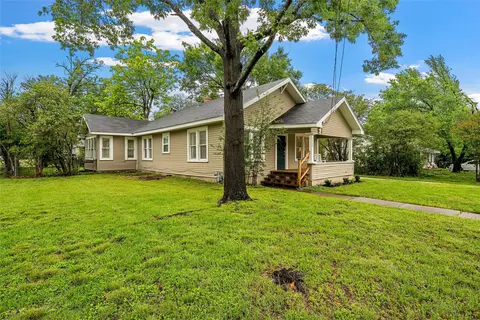 Exterior - 2525 Edna Ave, Waco, TX 76708 photo 2 of 5