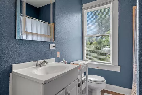Bath - 2525 Edna Ave, Waco, TX 76708 photo 2 of 2